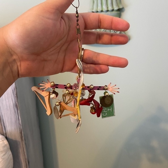 KAREN Rossi Fanciful Flights "Born To Shop" Christmas Mobile Ornament Vtg - Picture 7 of 7